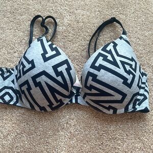 Victoria Secret pink wear everywhere pushup 34B excellent condition.